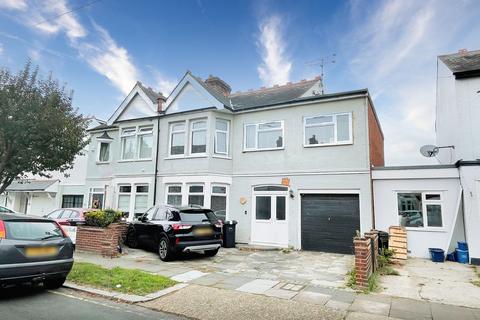 5 bed property, in Edith Road, £425,000