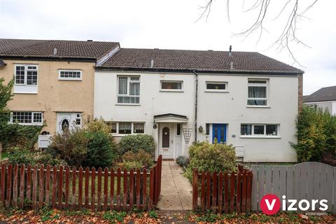 3 bed property, in Highland Way, £180,000