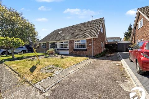3 bed property, in Burleigh Close, £350,000