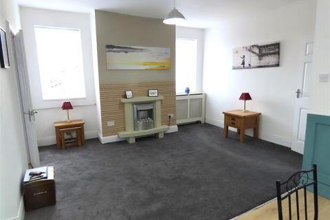 2 bed property, in Juliet Street, £65,000