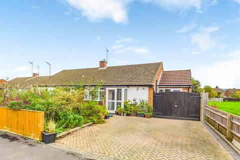 2 bed property, in Welbeck Avenue, £400,000