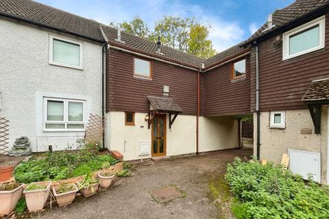 4 bed property, in Blue Gates Road, £190,000