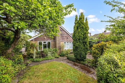 3 bed property, in Church Mead, £650,000