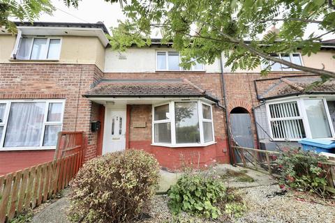 2 bed property, in Greenwood Avenue, £100,000