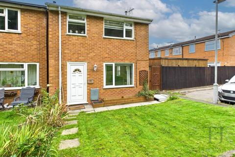 3 bed property, in Saxon Way, £190,000