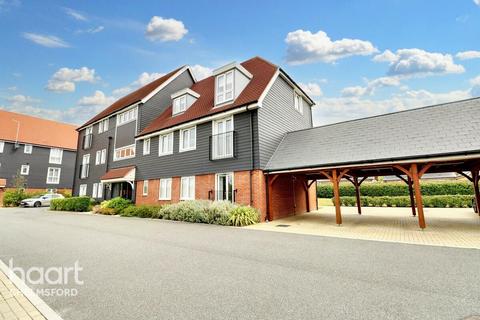 1 bed property, in Robert McCarthy Place, £230,000