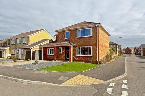 4 bed property, in Heol Celynnen, £425,000