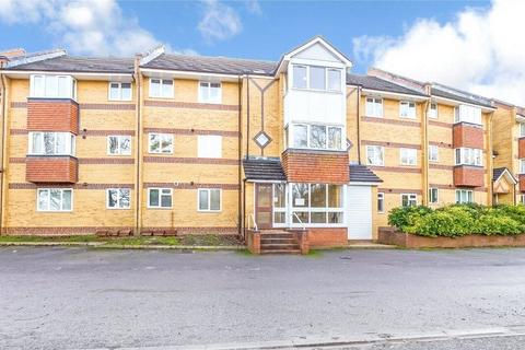 1 bed property, in Armour Hill, £180,000