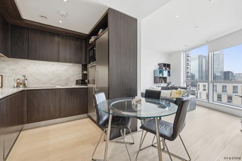 1 bed property, in Charrington Tower, £375,000
