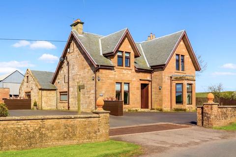 4 bed property, in Westfield Farm, £650,000