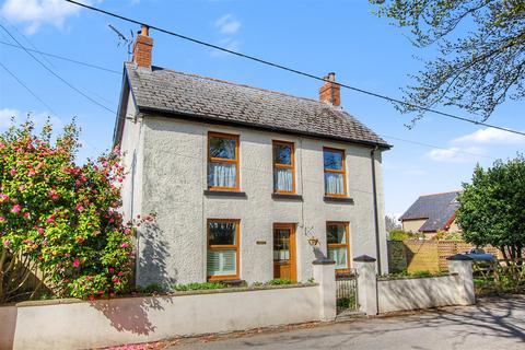 3 bed property, in Beulah, £325,000