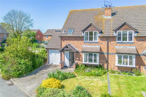 3 bed property, in Mill Head, £350,000
