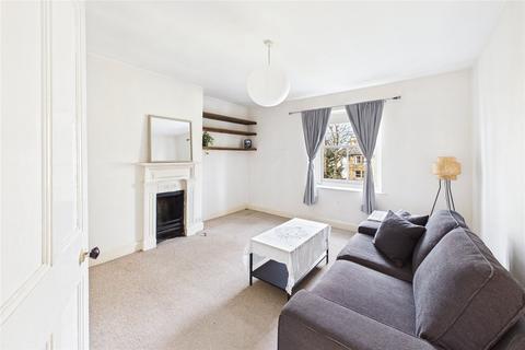 1 bed property, in Kirkstall Road, £400,000