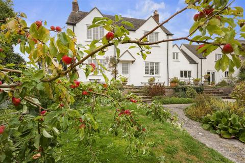 5 bed property, in Oakridge Lynch, £950,000