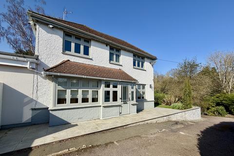 3 bed property, in London Road, £795,000