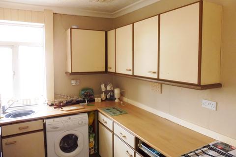 2 bed property, in Dearne View, £71,500