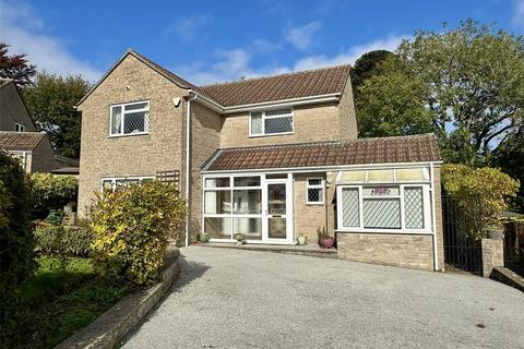 4 bed property, in Rectory Gardens, £435,000