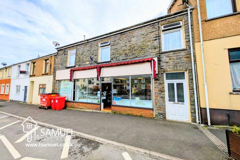 3 bed property, in Bute Street, £149,000