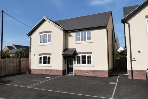 2 bed property, in Snowdrop Way, £265,000