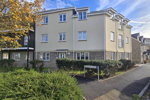 2 bed property, in Watkins Way, £155,000