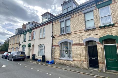 4 bed property, in Summerland Street, £300,000