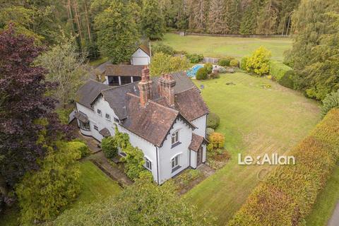 5 bed property, in Enville Road, £1,000,000
