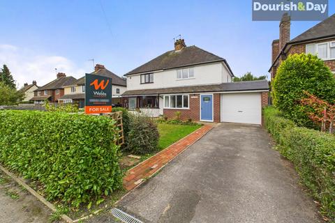 2 bed property, in Eccleshall Road, £260,000