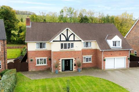 5 bed property, in Kingswood, £625,000