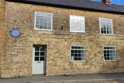 3 bed property, in St James Street, £300,000