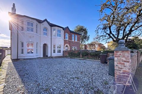 4 bed property, in Hawkshead Street, £325,000