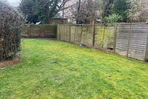 1 bed property, in Cranbury Place, £125,000