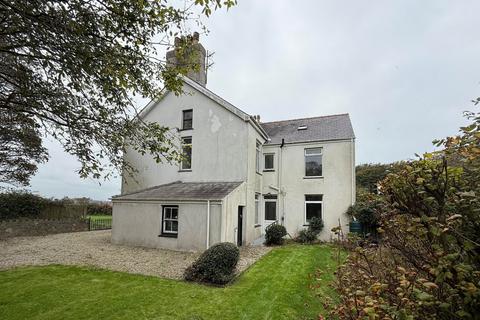 6 bed property, in Lon Tan Y Bryn, £310,000