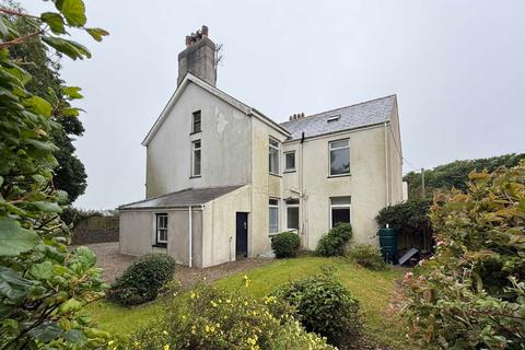 6 bed property, in Lon Tan Y Bryn, £310,000