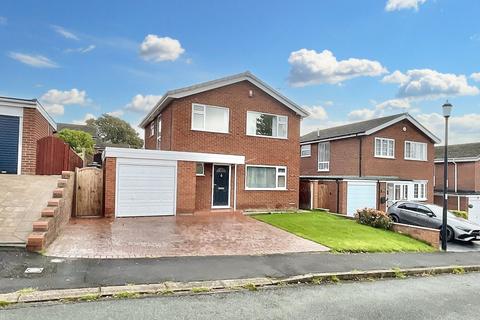 4 bed property, in Windmill Drive, £325,000
