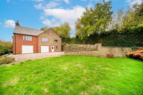 3 bed property, in Brookstone House, £375,000