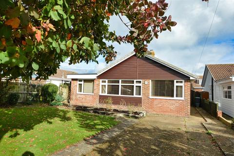 3 bed property, in SEAVIEW, £379,950