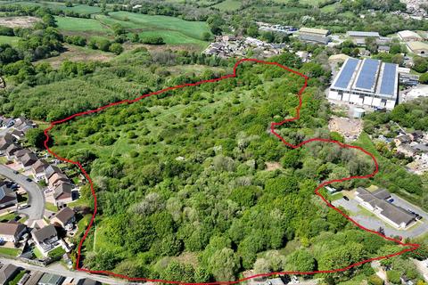 Land, in Ger Y Nant, £150,000