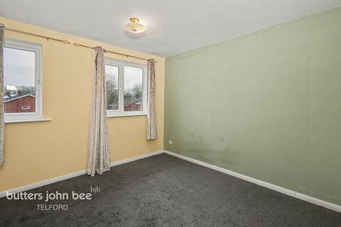 2 bed property, in Wroxeter Way, £175,000