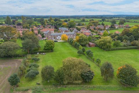 5 bed property, in Bickerton, £1,164,500