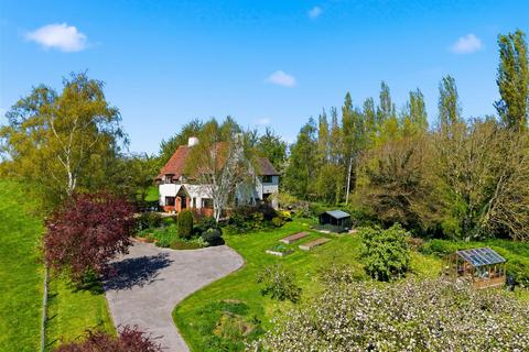 4 bed property, in Nottingham Road, £795,000