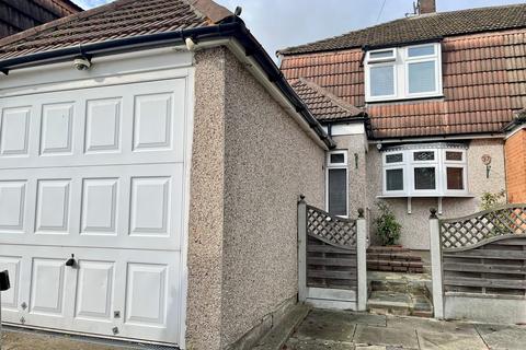 2 bed property, in Keats Avenue, £425,000