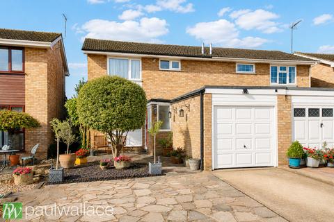 3 bed property, in Lammasmead, £460,000