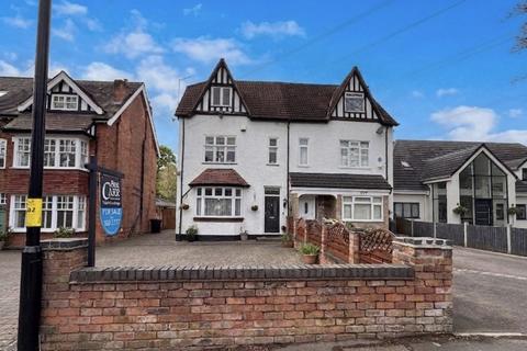 5 bed property, in Lichfield Road, £750,000