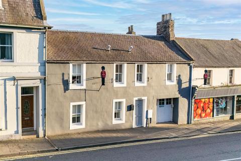 4 bed property, in 38 High Street, £240,000
