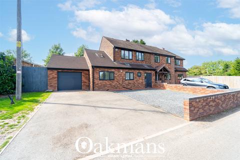 4 bed property, in Wasthill Lane, £485,000