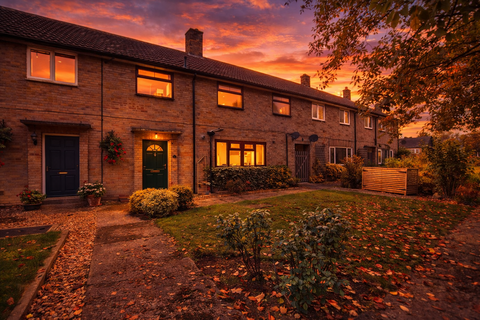 4 bed property, in School Lane, £350,000