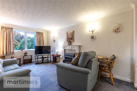 1 bed property, in Well Terrace, £125,000