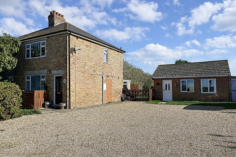 3 bed property, in Clough Road, £289,995