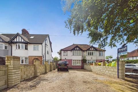 3 bed property, in Langley Road, £660,000