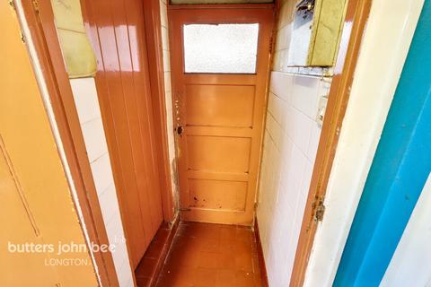 3 bed property, in Oak Place, £100,000